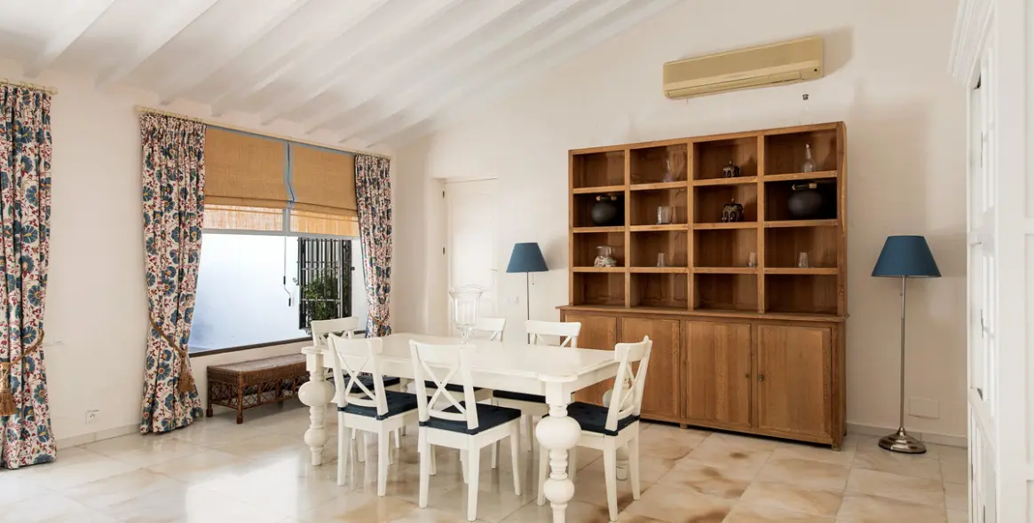 Краткосрочная аренда  отдельно стоящей виллы в The Golden Mile 11