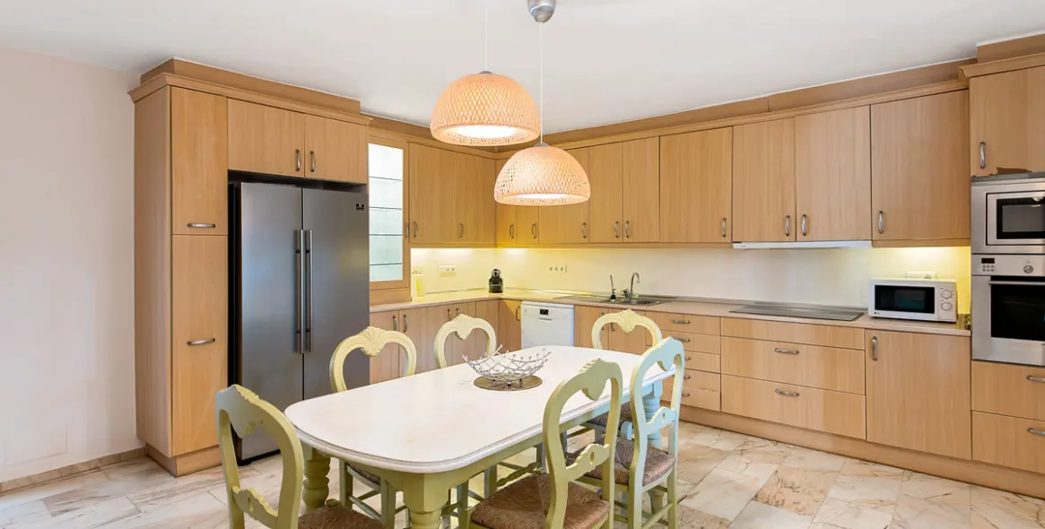 Краткосрочная аренда  отдельно стоящей виллы в The Golden Mile 12