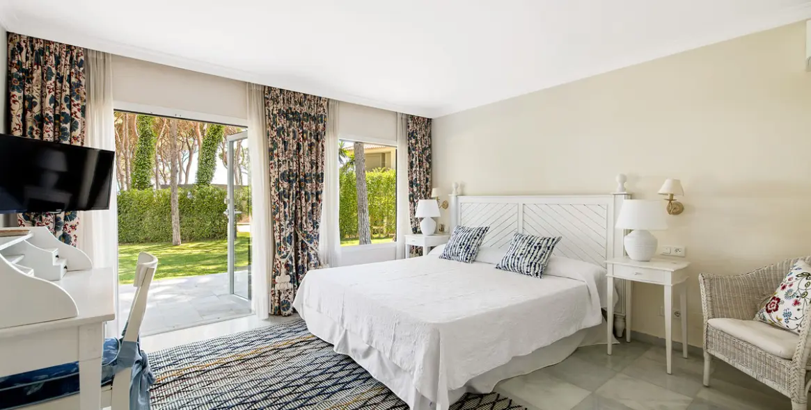 Краткосрочная аренда  отдельно стоящей виллы в The Golden Mile 15