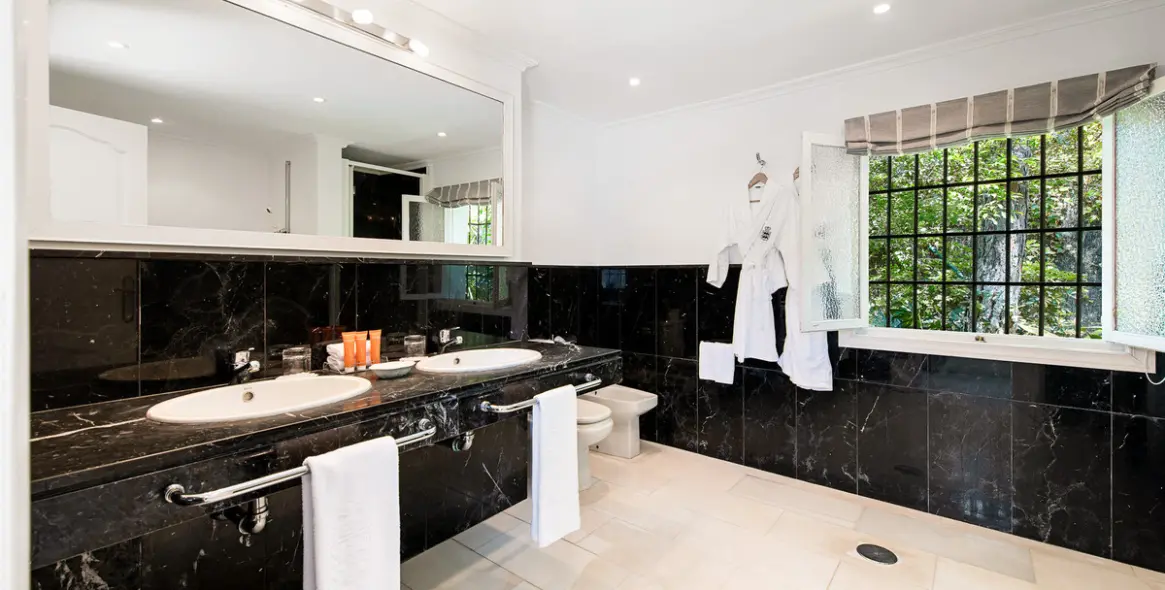 Краткосрочная аренда  отдельно стоящей виллы в The Golden Mile 17