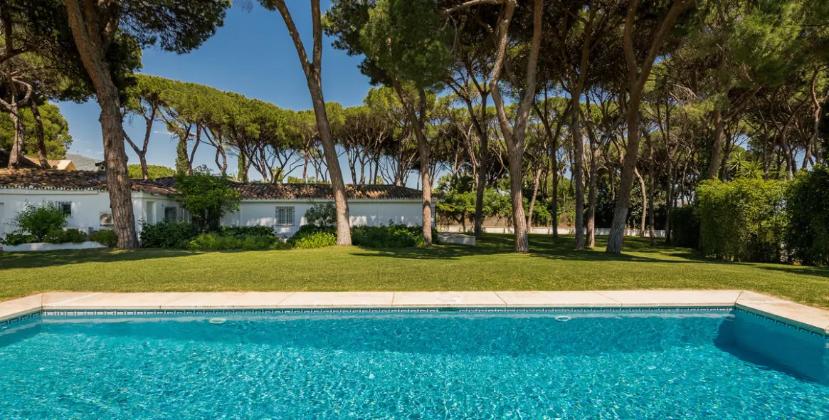 Краткосрочная аренда  отдельно стоящей виллы в The Golden Mile 20