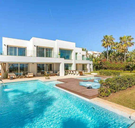 Краткосрочная аренда  отдельно стоящей виллы в The Golden Mile