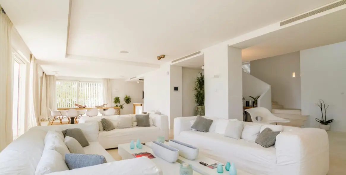 Short-term rent of detached villa in The Golden Mile 7