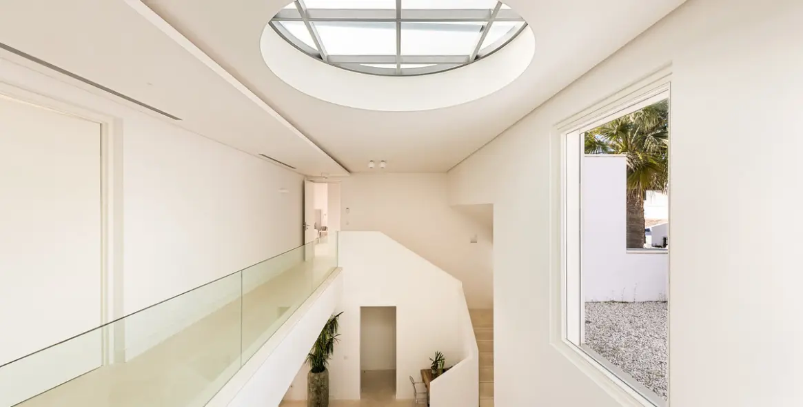 Short-term rent of detached villa in The Golden Mile 13