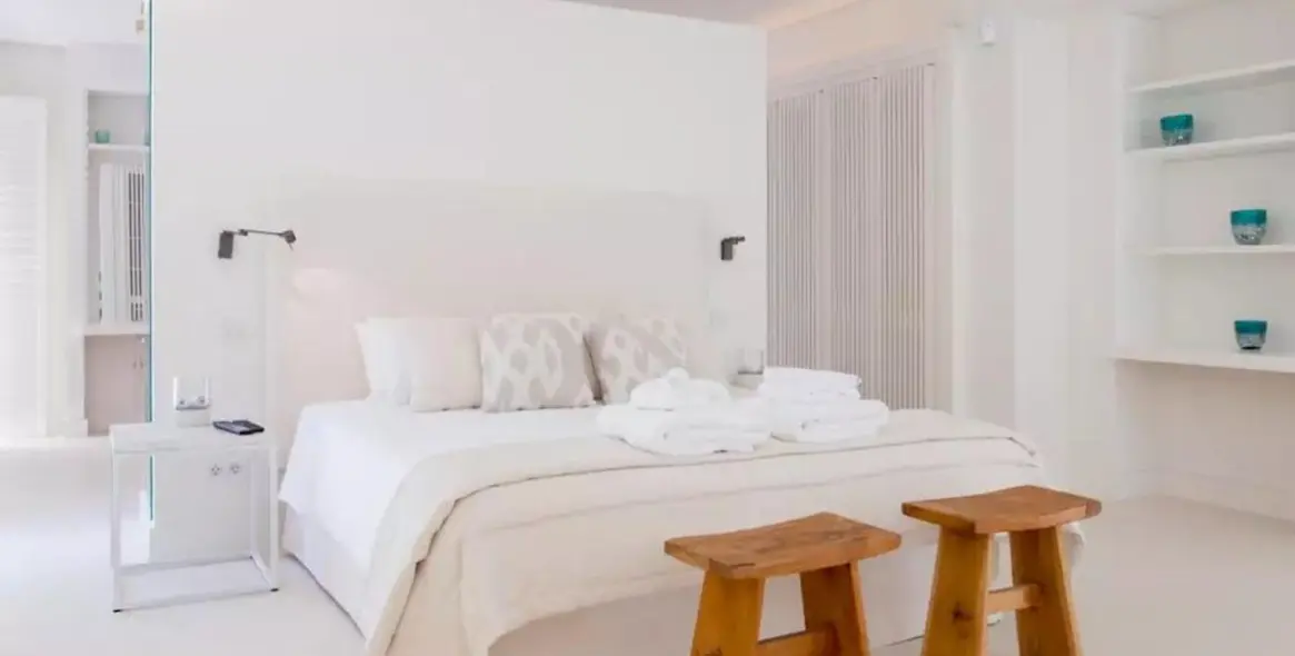 Short-term rent of detached villa in The Golden Mile 16