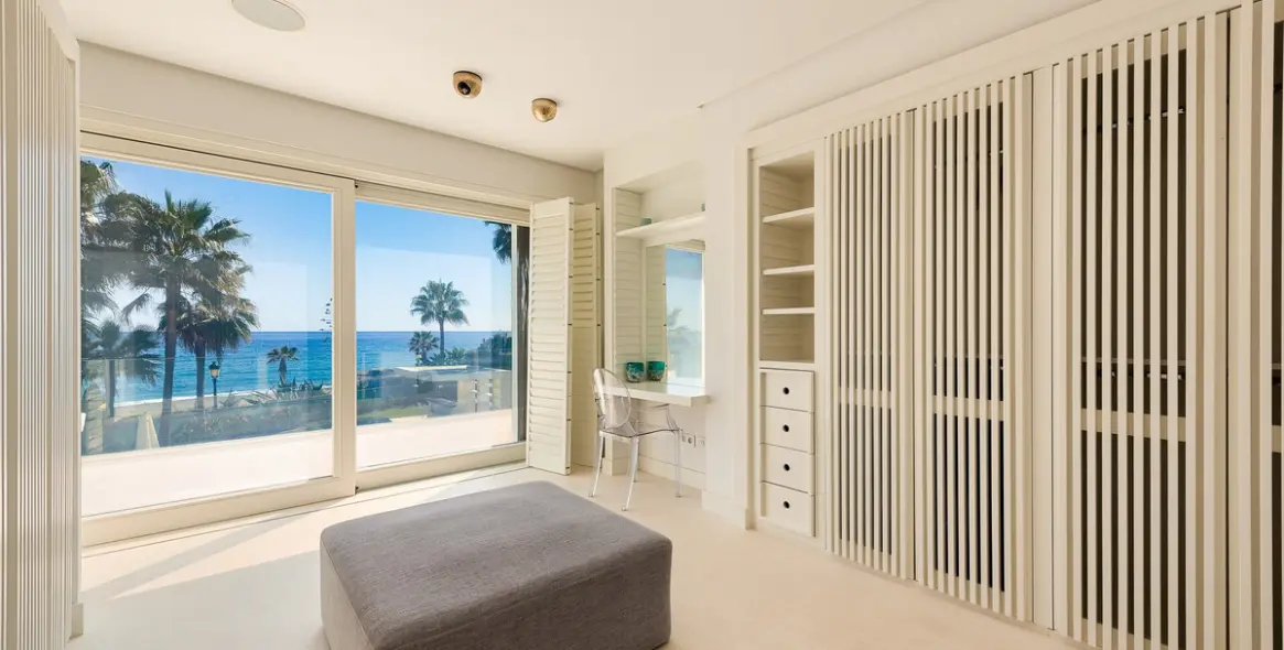 Short-term rent of detached villa in The Golden Mile 19