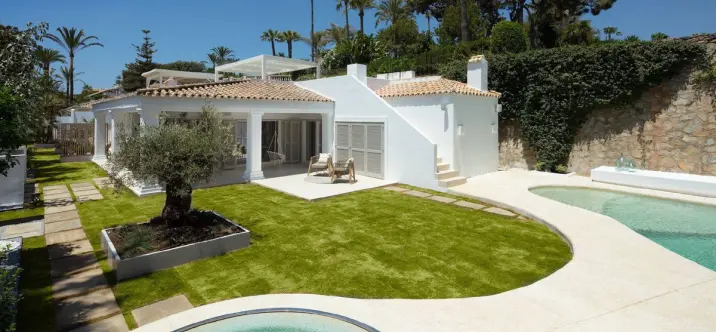 Short-term rent of detached villa in The Golden Mile 0