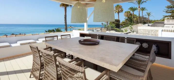 Short-term rent of detached villa in The Golden Mile 1