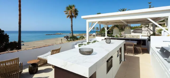 Short-term rent of detached villa in The Golden Mile 2