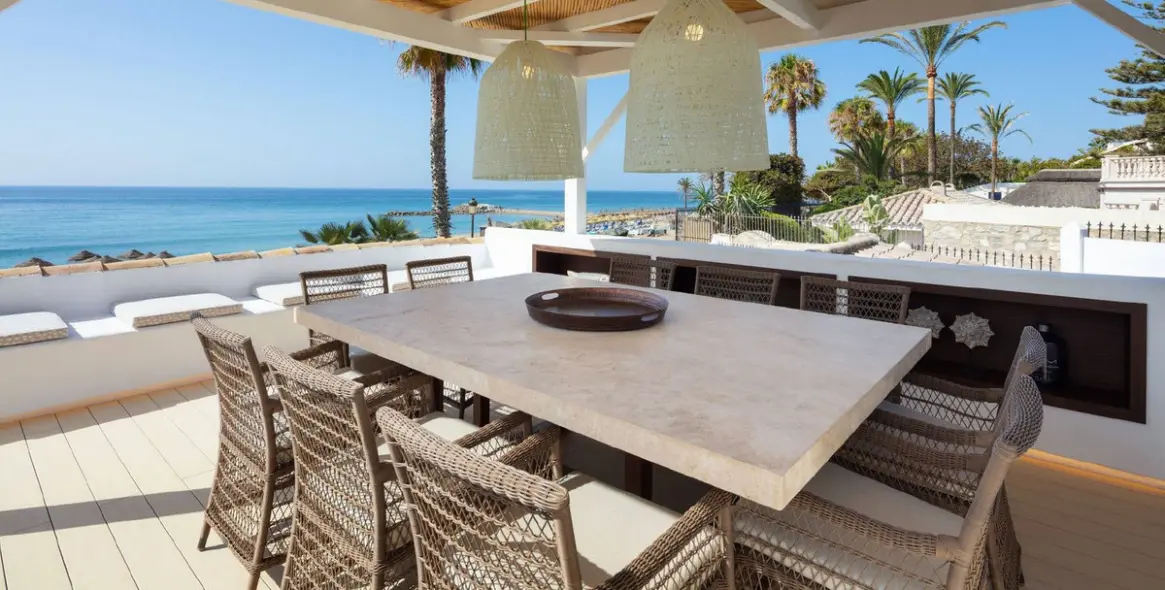 Short-term rent of detached villa in The Golden Mile 2