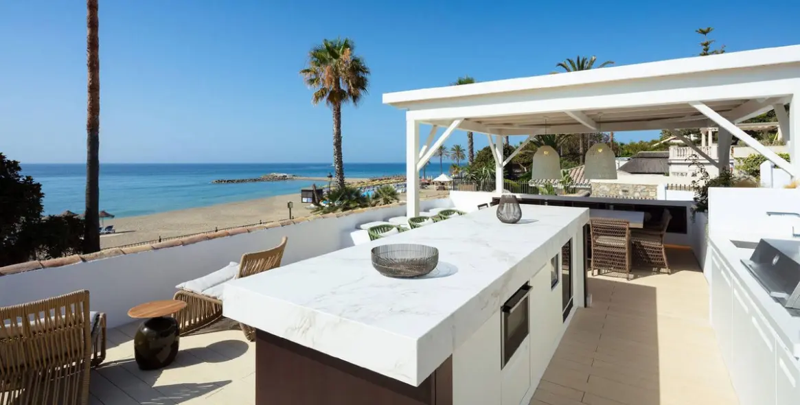 Short-term rent of detached villa in The Golden Mile 3