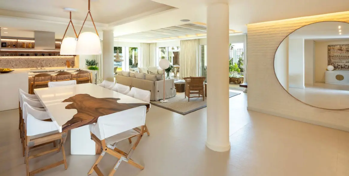 Short-term rent of detached villa in The Golden Mile 6