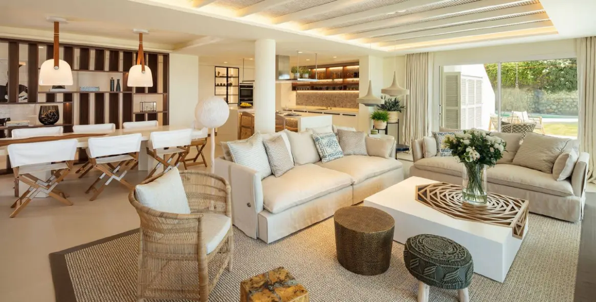 Short-term rent of detached villa in The Golden Mile 8