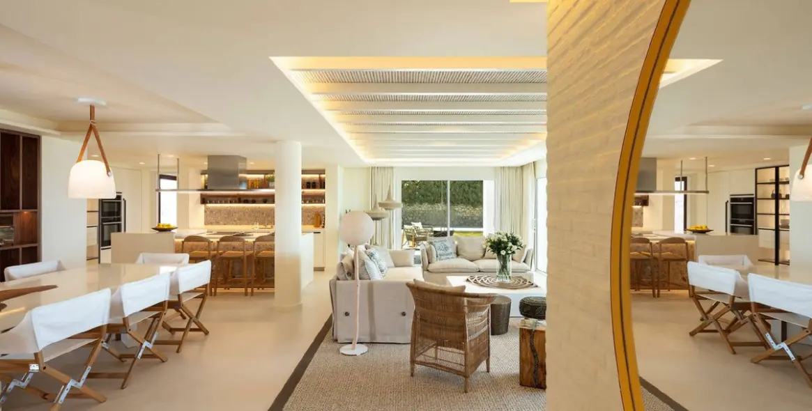 Short-term rent of detached villa in The Golden Mile 10