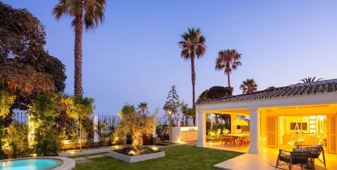 Short-term rent of detached villa in The Golden Mile 16