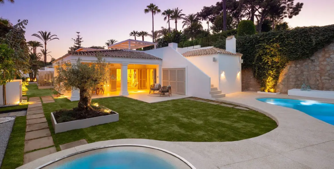 Краткосрочная аренда  отдельно стоящей виллы в The Golden Mile 24