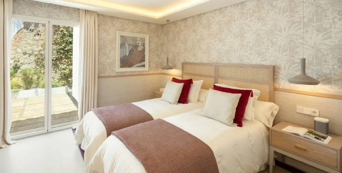 Краткосрочная аренда  отдельно стоящей виллы в The Golden Mile 26