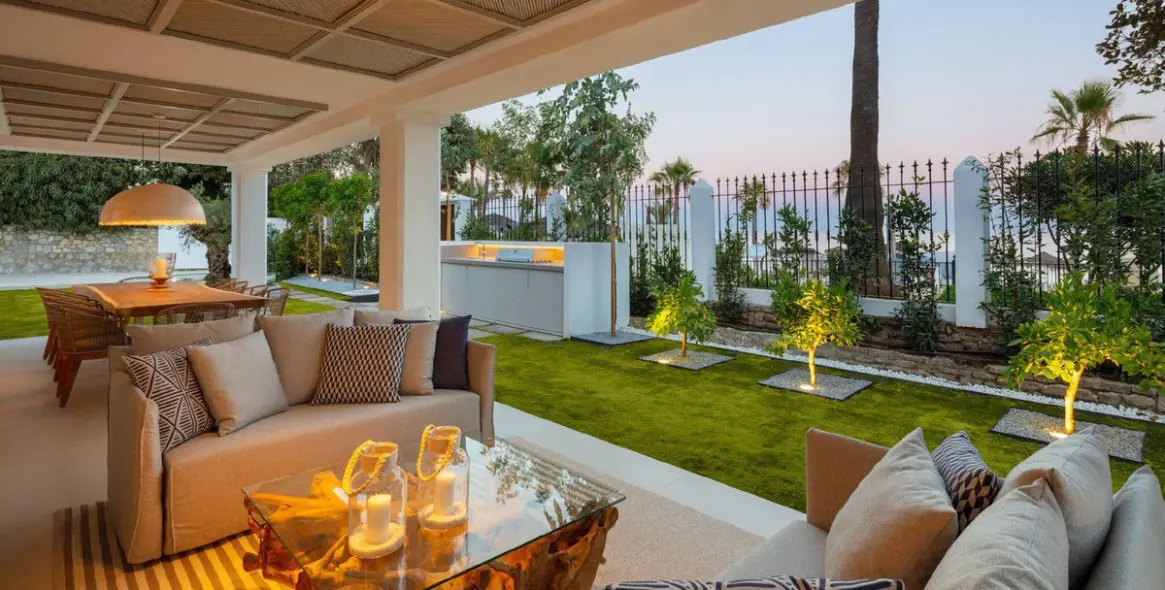 Short-term rent of detached villa in The Golden Mile 17