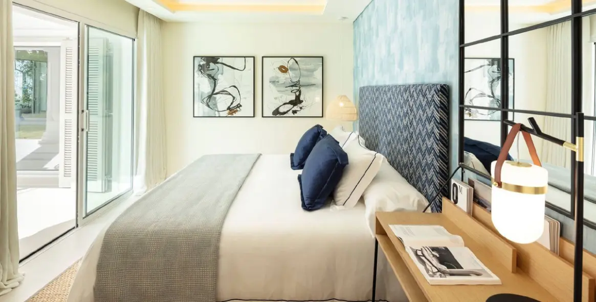 Short-term rent of detached villa in The Golden Mile 21