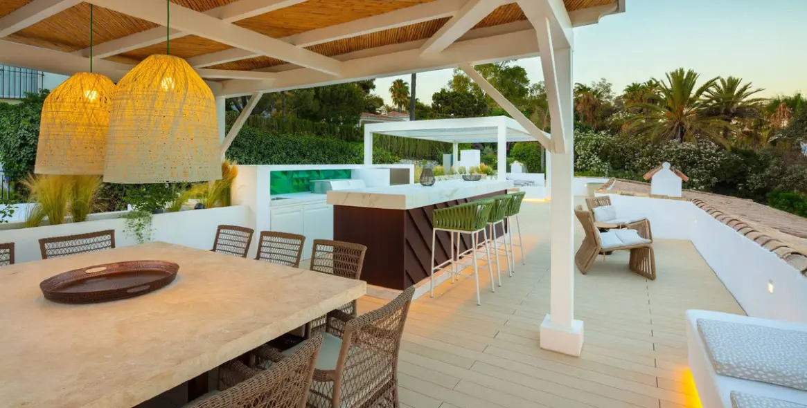 Short-term rent of detached villa in The Golden Mile 23
