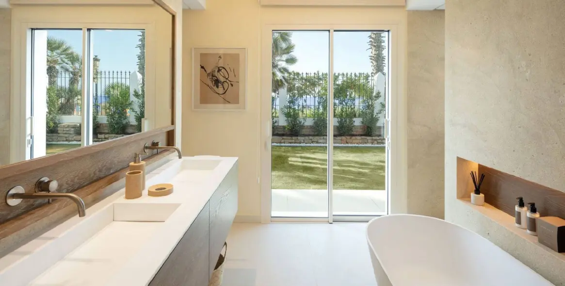 Short-term rent of detached villa in The Golden Mile 29