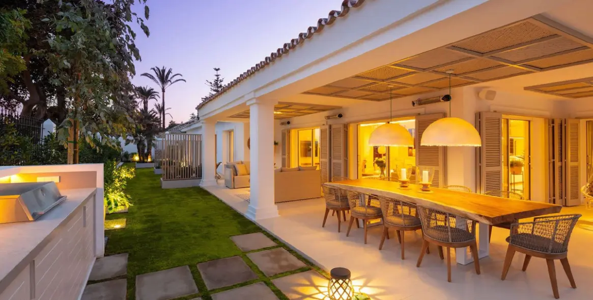 Short-term rent of detached villa in The Golden Mile 30