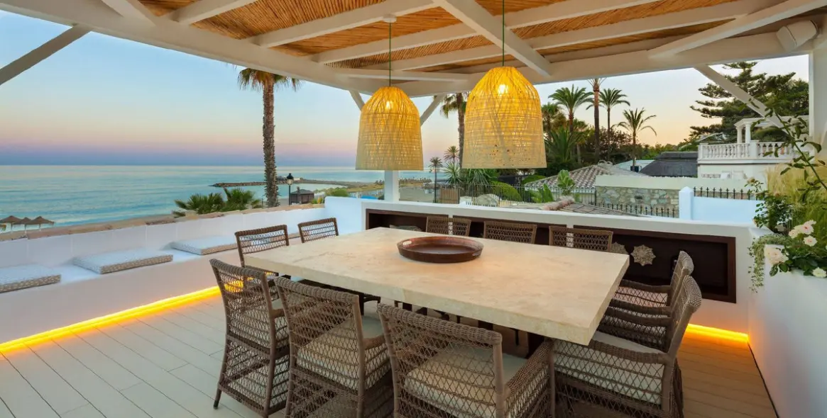 Short-term rent of detached villa in The Golden Mile 33