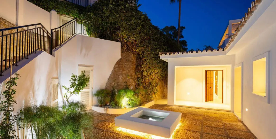 Short-term rent of detached villa in The Golden Mile 35