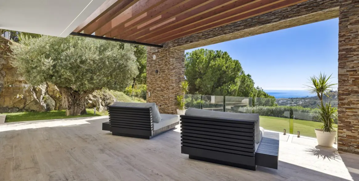 Short-term rent of detached villa in El Madroñal 117
