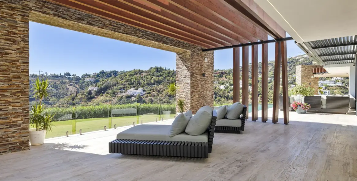 Short-term rent of detached villa in El Madroñal 122