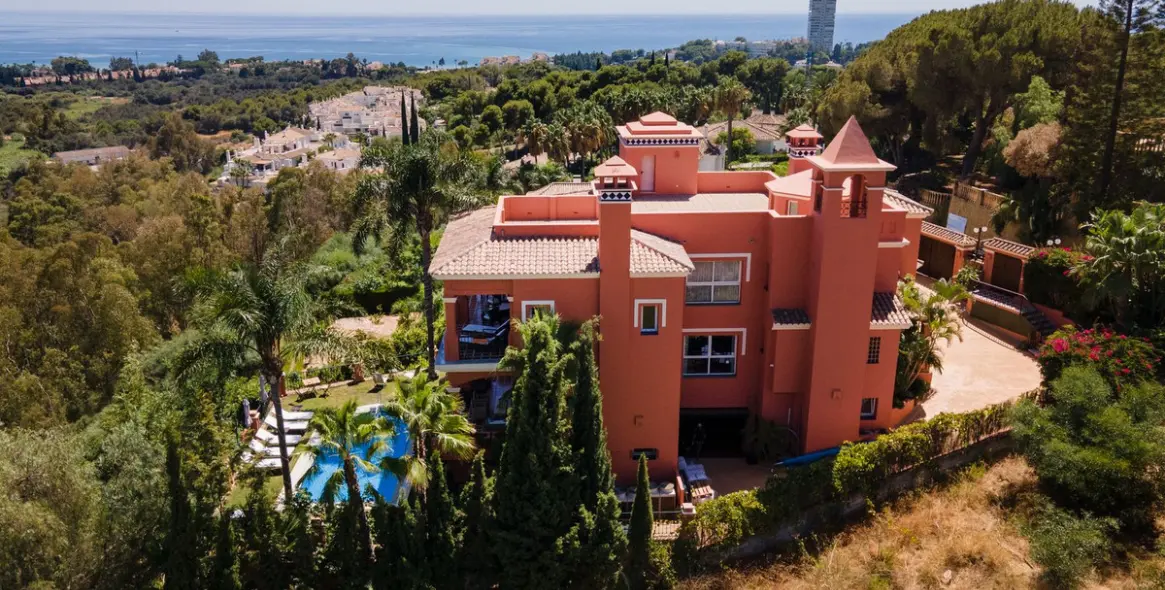 Краткосрочная аренда  отдельно стоящей виллы в Río Real 10