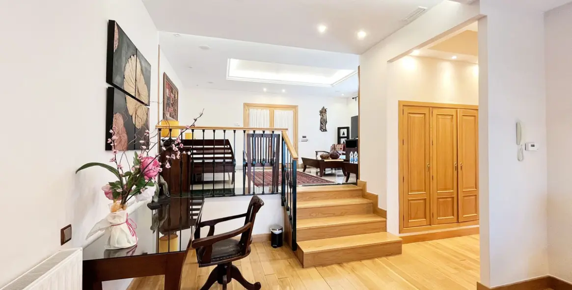 Alquiler a corto plazo de villa independiente en Río Real 23