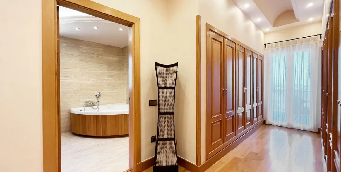 Alquiler a corto plazo de villa independiente en Río Real 25