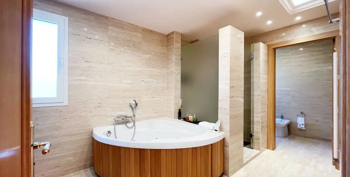 Alquiler a corto plazo de villa independiente en Río Real 26