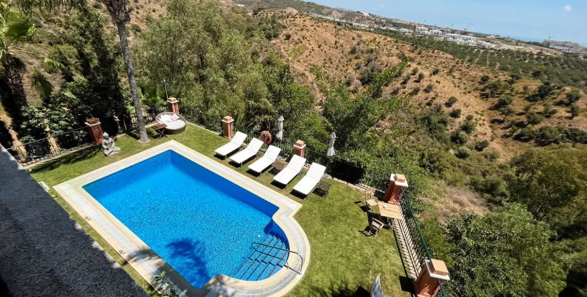 Alquiler a corto plazo de villa independiente en Río Real 30