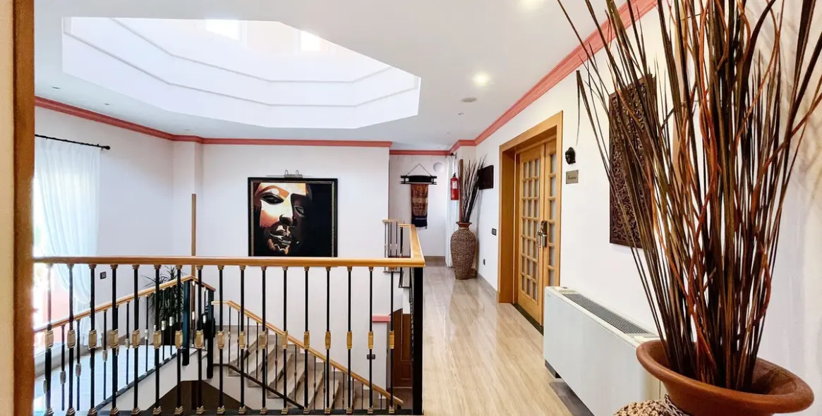 Alquiler a corto plazo de villa independiente en Río Real 33