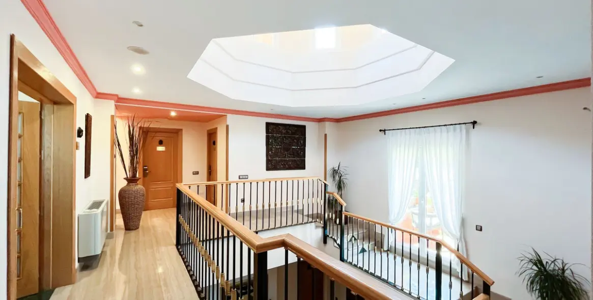 Alquiler a corto plazo de villa independiente en Río Real 37