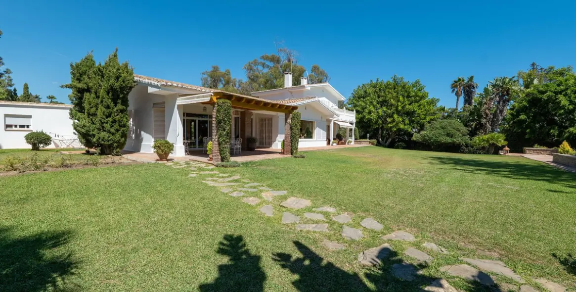 Краткосрочная аренда  отдельно стоящей виллы в Guadalmina Baja 28