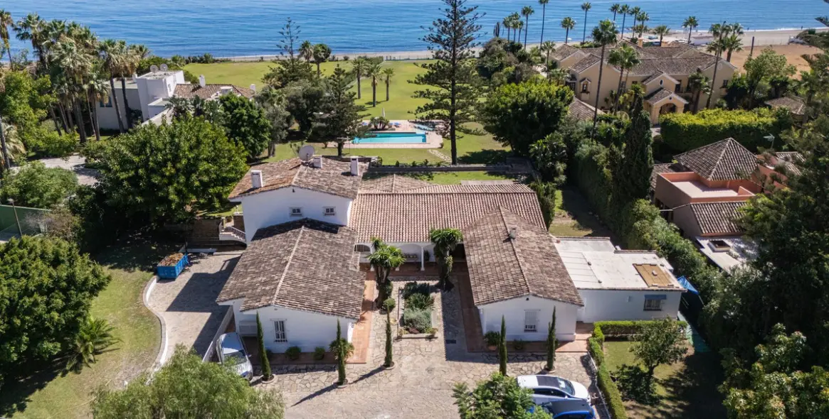 Short-term rent of detached villa in Guadalmina Baja 1