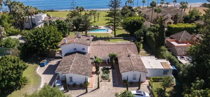 Short-term rent of detached villa in Guadalmina Baja 0