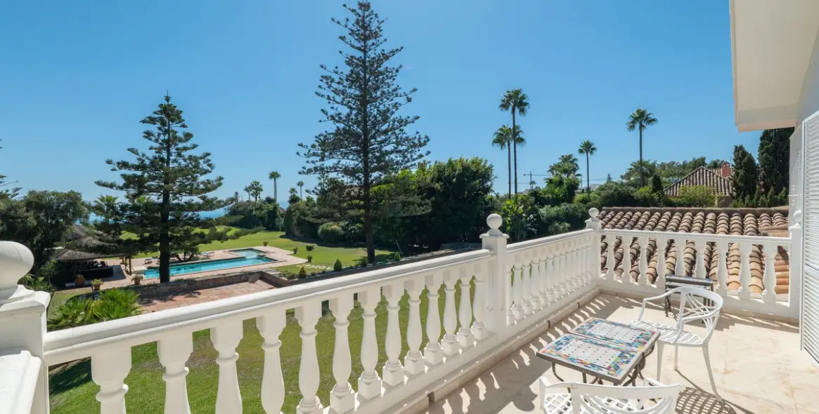 Short-term rent of detached villa in Guadalmina Baja 25