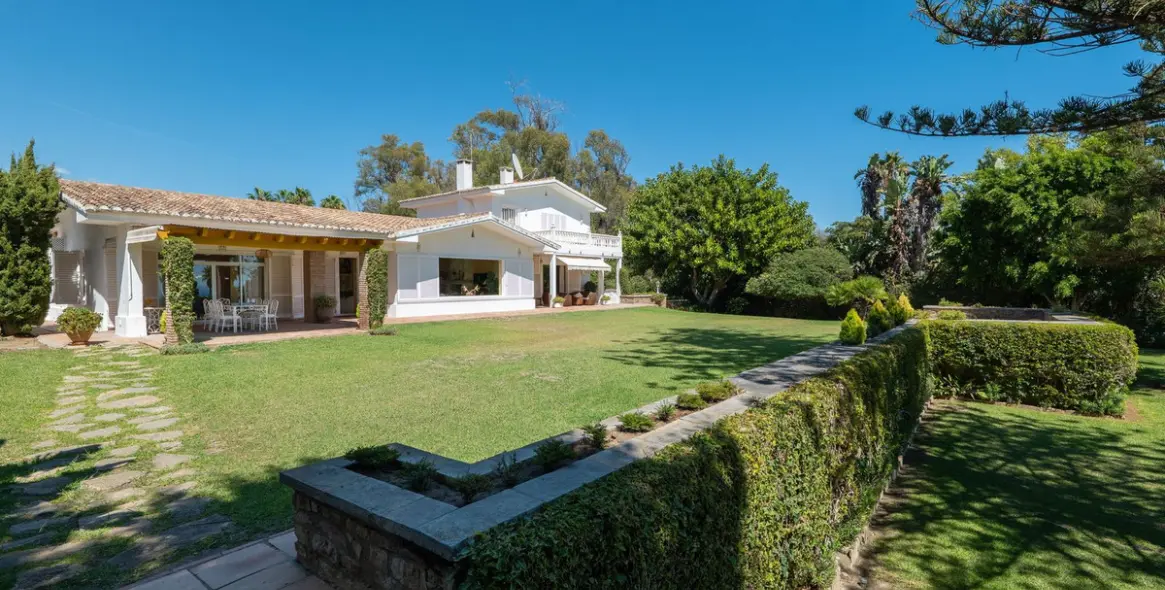 Short-term rent of detached villa in Guadalmina Baja 30