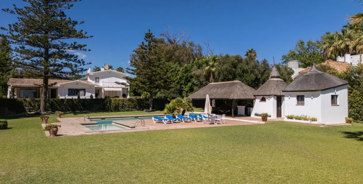 Short-term rent of detached villa in Guadalmina Baja 37