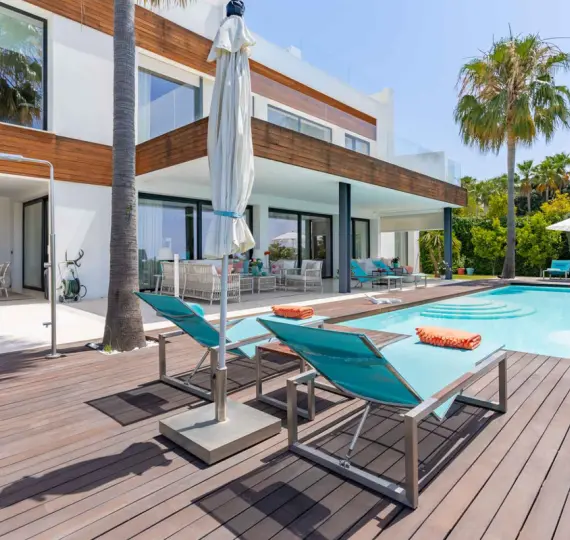 Краткосрочная аренда  отдельно стоящей виллы в Nueva Andalucía