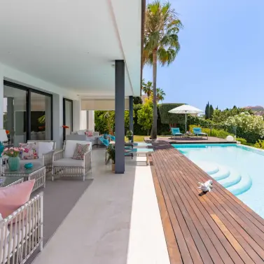 Alquiler a corto plazo de villa independiente en Nueva Andalucía