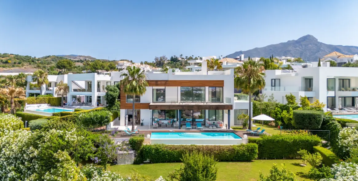 Краткосрочная аренда  отдельно стоящей виллы в Nueva Andalucía 30