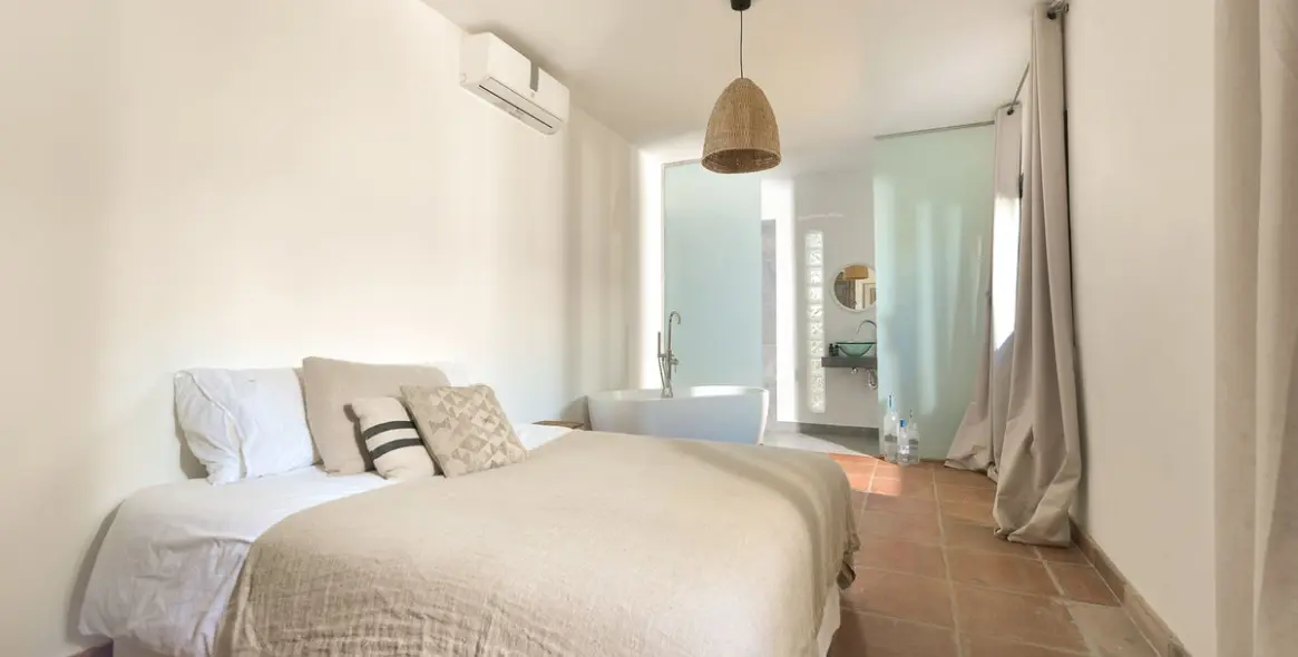 Продажа  отдельно стоящей виллы в Hacienda Las Chapas 23