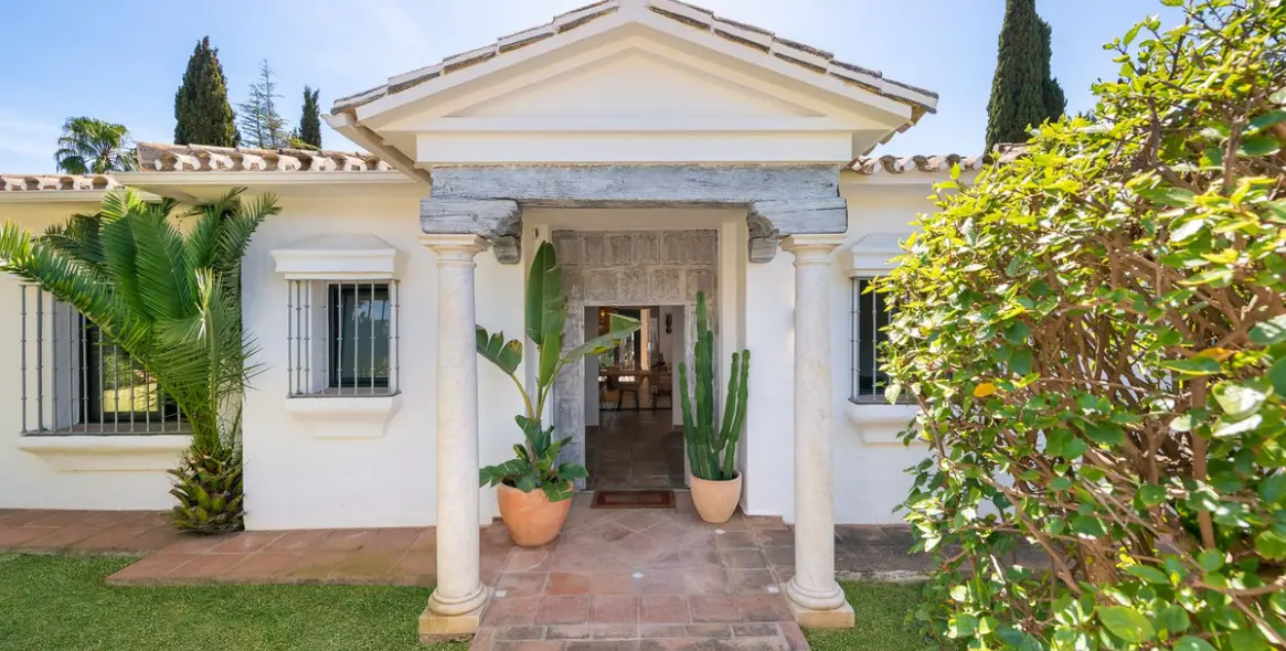 Продажа  отдельно стоящей виллы в Hacienda Las Chapas 40