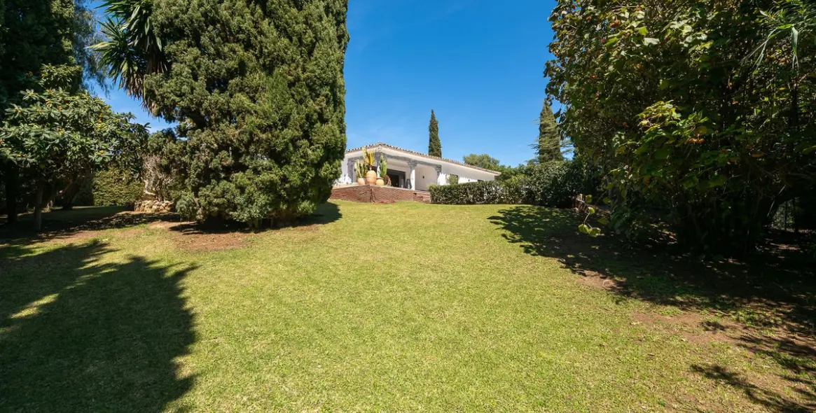 Продажа  отдельно стоящей виллы в Hacienda Las Chapas 41