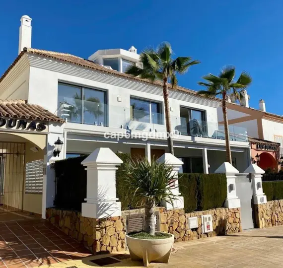 Краткосрочная аренда дома на две семьи в Bahía de Marbella